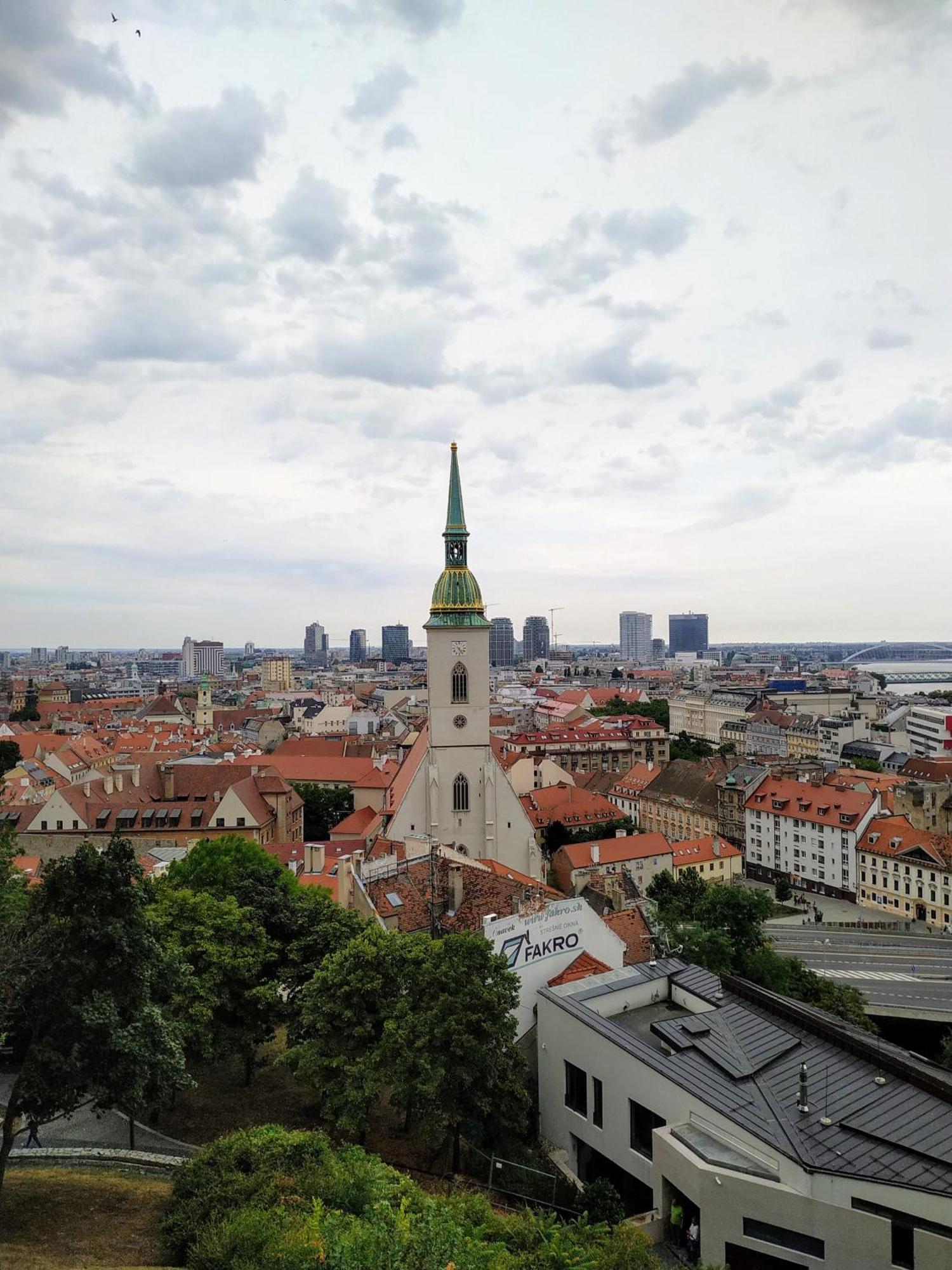 Extralarge Queen Room In The Heart Of Bratislava With Terrace Bagian luar foto