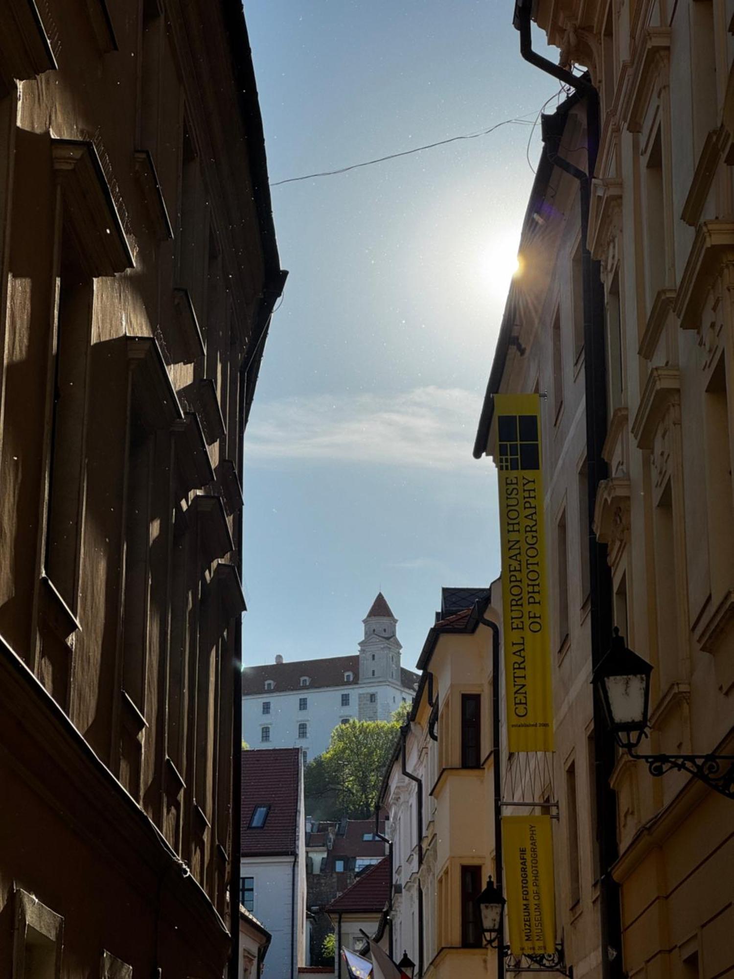 Extralarge Queen Room In The Heart Of Bratislava With Terrace Bagian luar foto